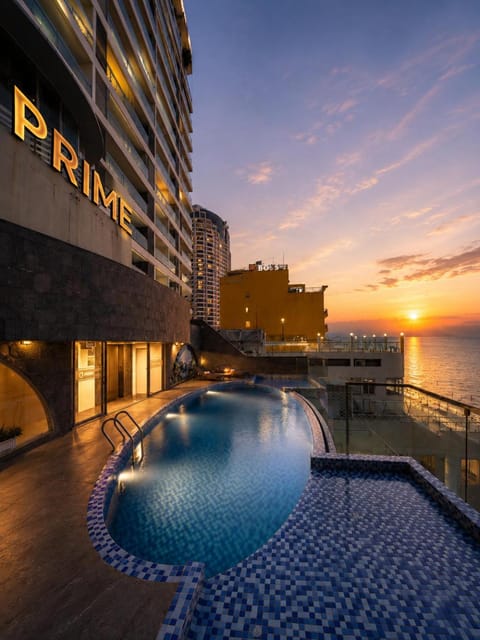 Property building, Natural landscape, Pool view, Sea view, Swimming pool, Swimming pool, Sunrise, Sunset