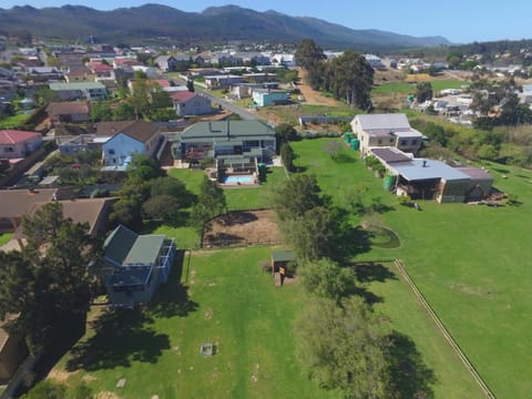 Property building, Spring, Bird's eye view, Garden, On site, Garden view, Swimming pool