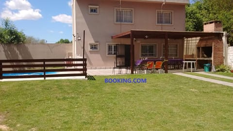 Property building, Patio, Facade/entrance, Garden