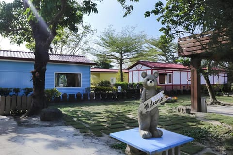 Property building, Garden view, Landmark view