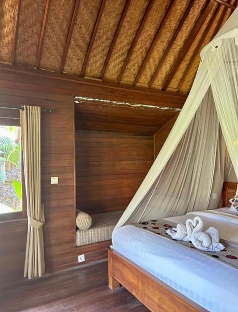 Island Garden Huts Lembongan Bed and Breakfast in Nusapenida