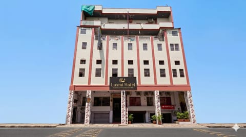 Property building, Day