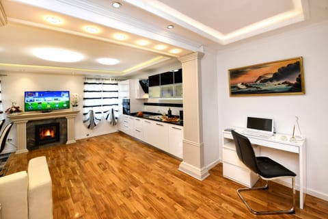 Communal lounge/ TV room, TV and multimedia, Photo of the whole room