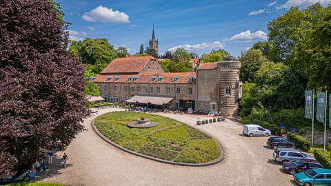 Property building, Spring, Garden
