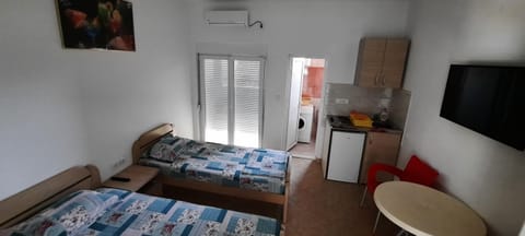 Apartmani "Ravić" Bed and Breakfast in Montenegro