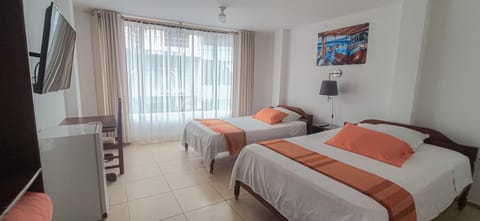 Bed, TV and multimedia, Decorative detail, Area and facilities, air conditioner