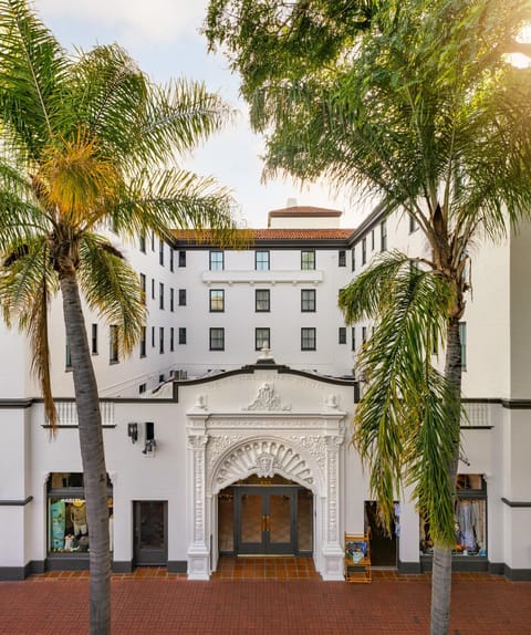 Property building, Facade/entrance