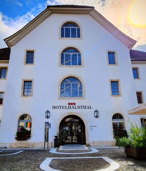 Property building, Facade/entrance