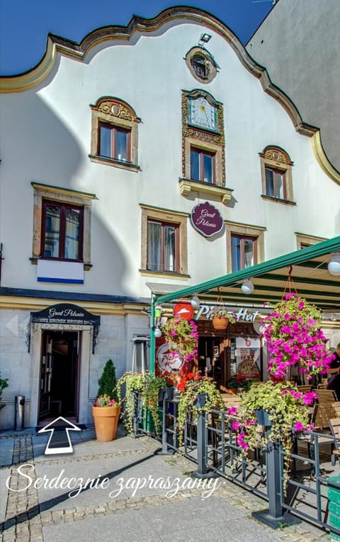 Property building, Restaurant/places to eat, Facade/entrance, Internal: Not applicable to any particular room