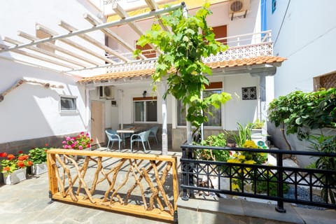 Garden, Garden, Balcony/Terrace, Photo of the whole room, Decorative detail