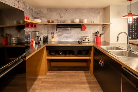 Kitchen or kitchenette, dishwasher, minibar, toaster, kitchen