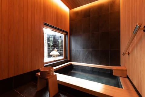 Hot Spring Bath, Spa and wellness centre/facilities