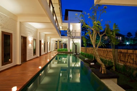 Property building, Garden, Garden view, Pool view, Swimming pool