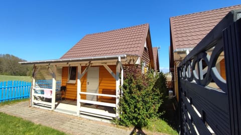 Piętrowe DOMKI KLIF 6os,Duże tarasy Dzika plaża Łąka Bociek Cisza Szlaki rowerowe Pieski 25zldzien Nature lodge in Pomeranian Voivodeship