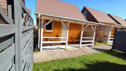 Piętrowe DOMKI KLIF 6os,Duże tarasy Dzika plaża Łąka Bociek Cisza Szlaki rowerowe Pieski 25zldzien Nature lodge in Pomeranian Voivodeship