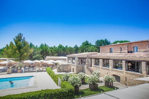 Property building, Day, Balcony/Terrace, Pool view, Swimming pool, Swimming pool, sunbed