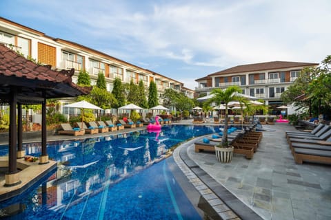 Property building, Pool view, Swimming pool