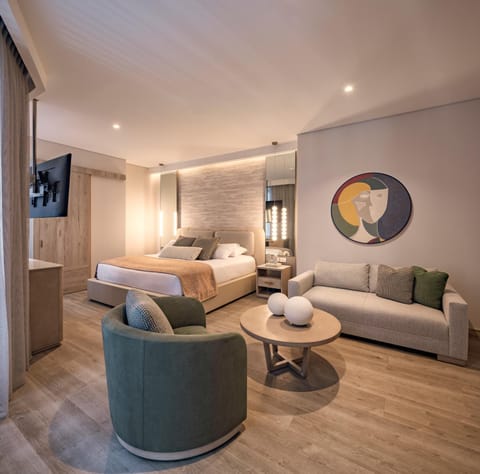 Bed, Living room, Photo of the whole room, Seating area, Bedroom