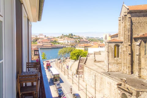View (from property/room), On site, City view, Garden view, Landmark view, River view, Street view