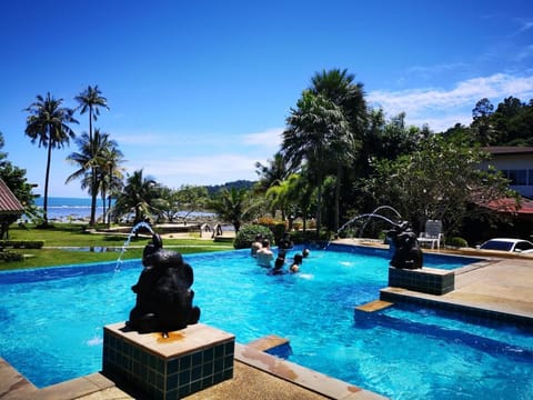 Swimming pool