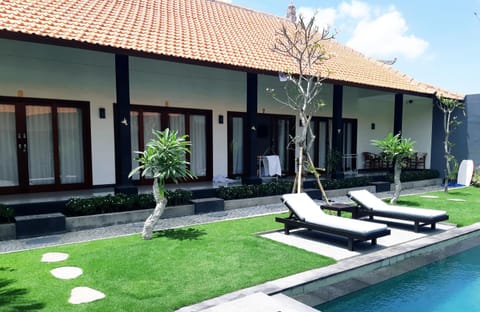 Plawa Bali Guest House Bed and Breakfast in North Kuta