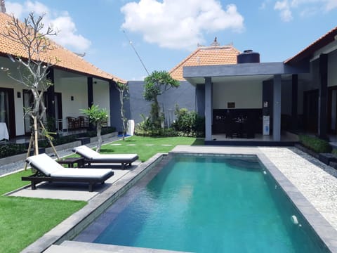 Plawa Bali Guest House Bed and Breakfast in North Kuta