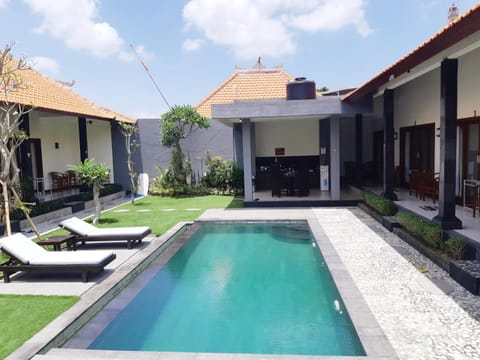 Plawa Bali Guest House Bed and Breakfast in North Kuta