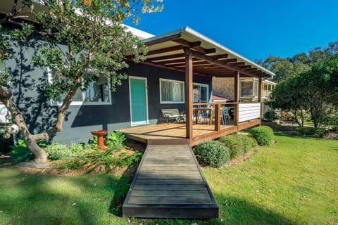 Property building, Facade/entrance, BBQ facilities, Garden, Balcony/Terrace