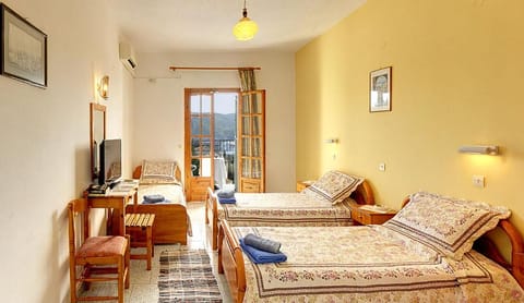 Captain Spiros Studios Bed and Breakfast in Corfu, Greece