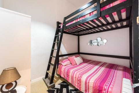 M&F Apartaments Chueca Apartment in Centro