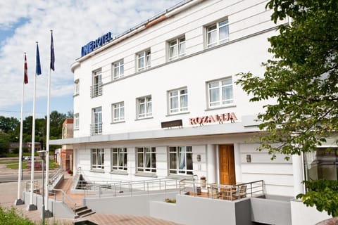 Facade/entrance