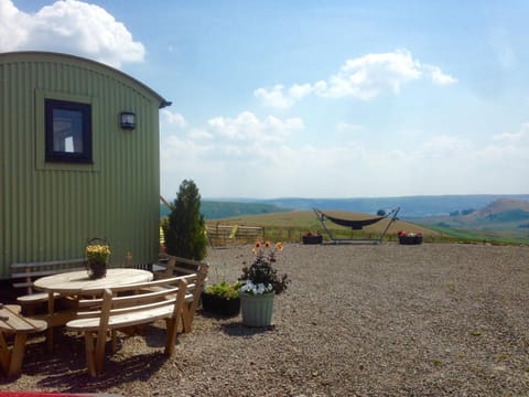 Garden, Balcony/Terrace, Mountain view