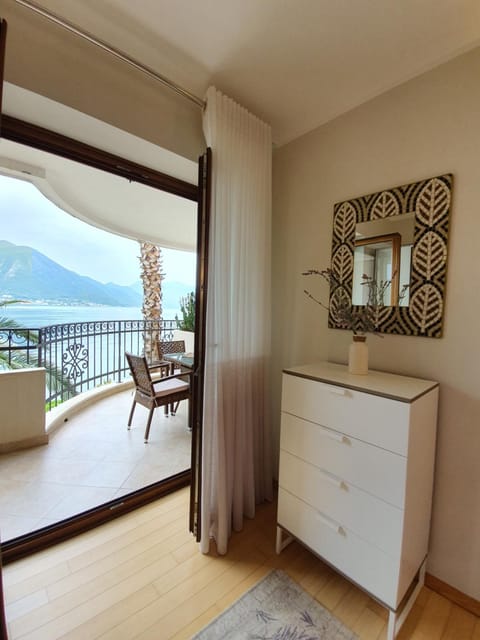 Apartment Maniva Apartment in Dobrota