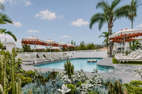 Property building, Garden, Pool view, Swimming pool, sunbed