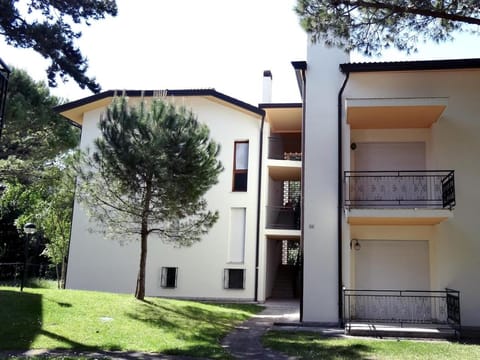 Property building, Garden view