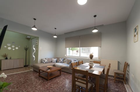 Seating area, Dining area