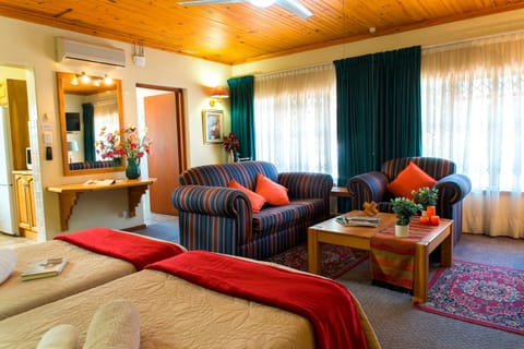 Living room, Photo of the whole room