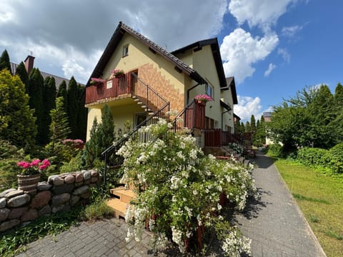 Property building, Spring, Day, Garden, Garden view, Breakfast