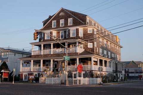 Property building, Facade/entrance, Sunset