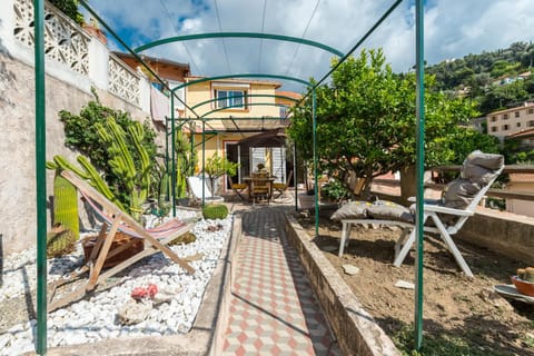 La maison des vacances House in Menton