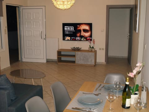 TV and multimedia, Living room, Dining area