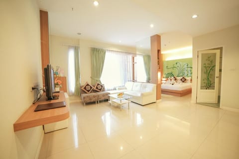 Day, Photo of the whole room