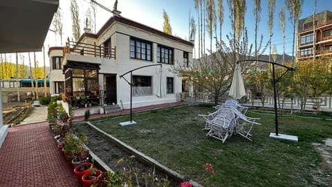 Property building, Garden view