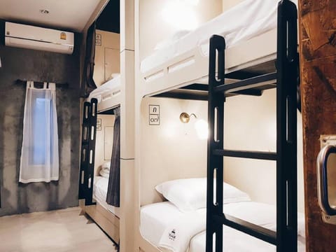 bunk bed