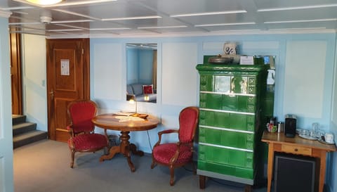 Coffee/tea facilities, Living room