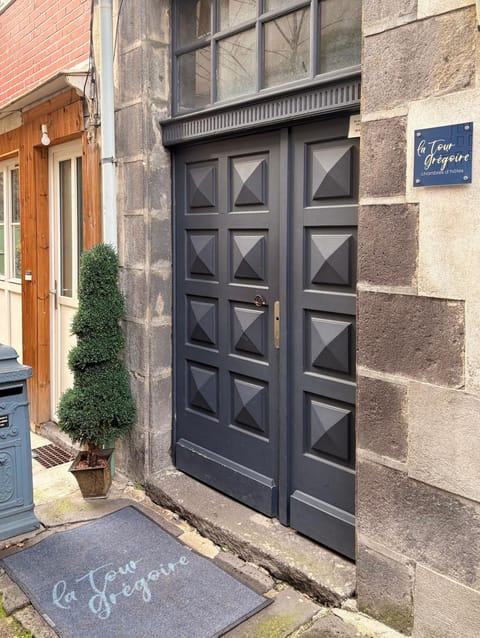 La Tour Grégoire Bed and Breakfast in Clermont-Ferrand