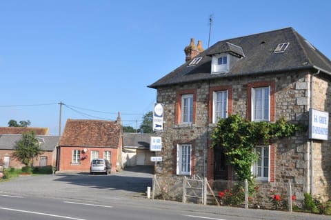 Maison de famille rustique Durée de location 7 jours minimum House in Normandy