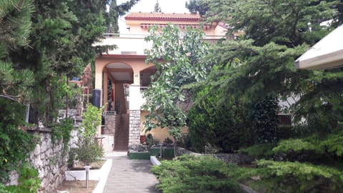 Neighbourhood, Natural landscape