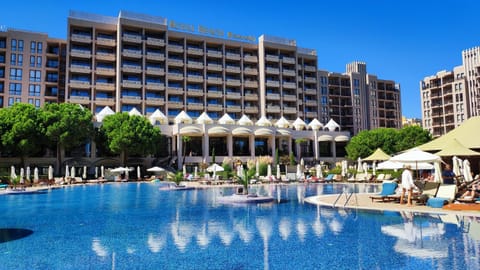 Nearby landmark, Swimming pool