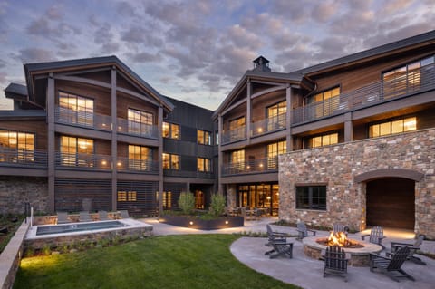 Hot Tub, Inner courtyard view, fireplace